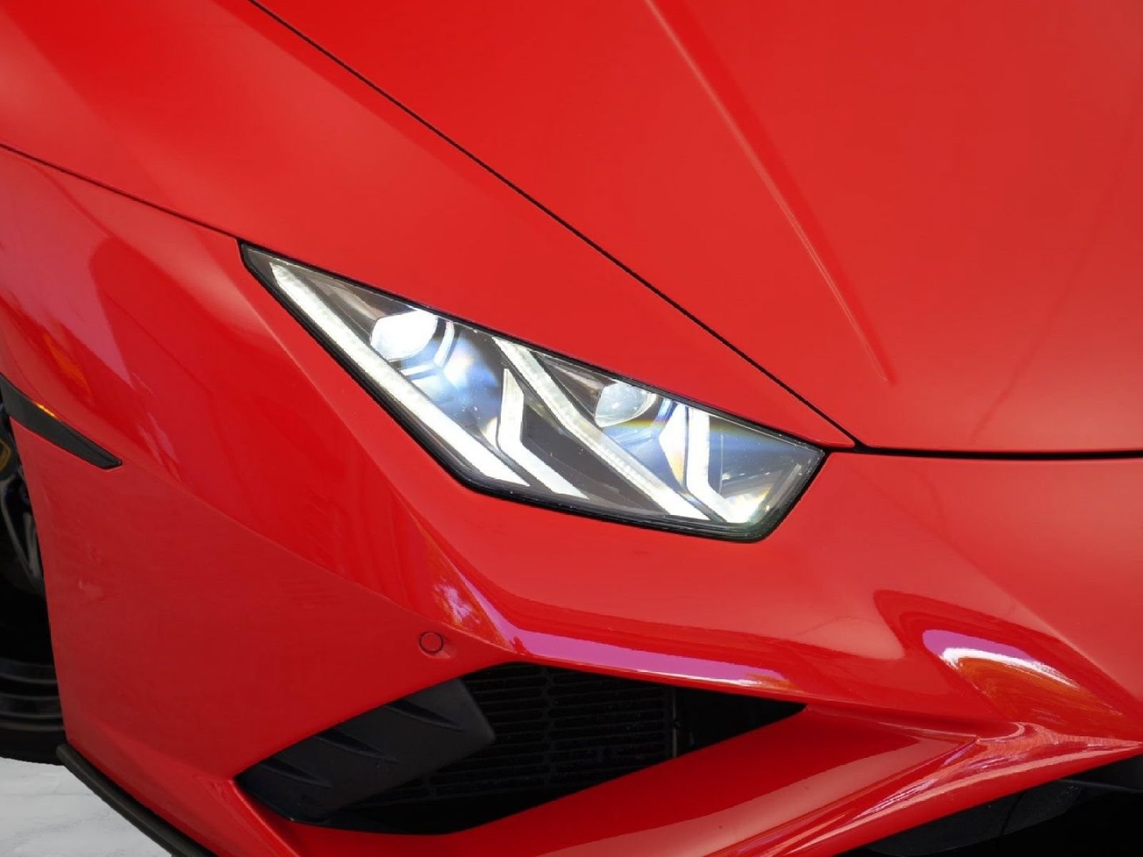 Used 2021 Lamborghini Huracan EVO RWD image 4