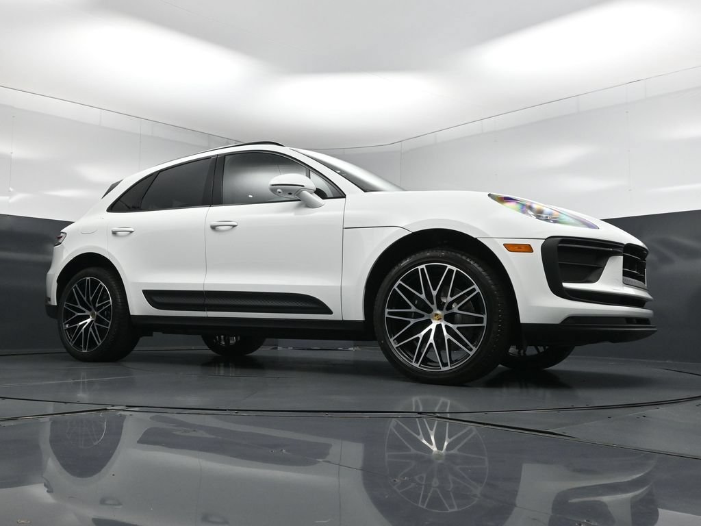 New 2026 Porsche Macan AWD/4WD image 28