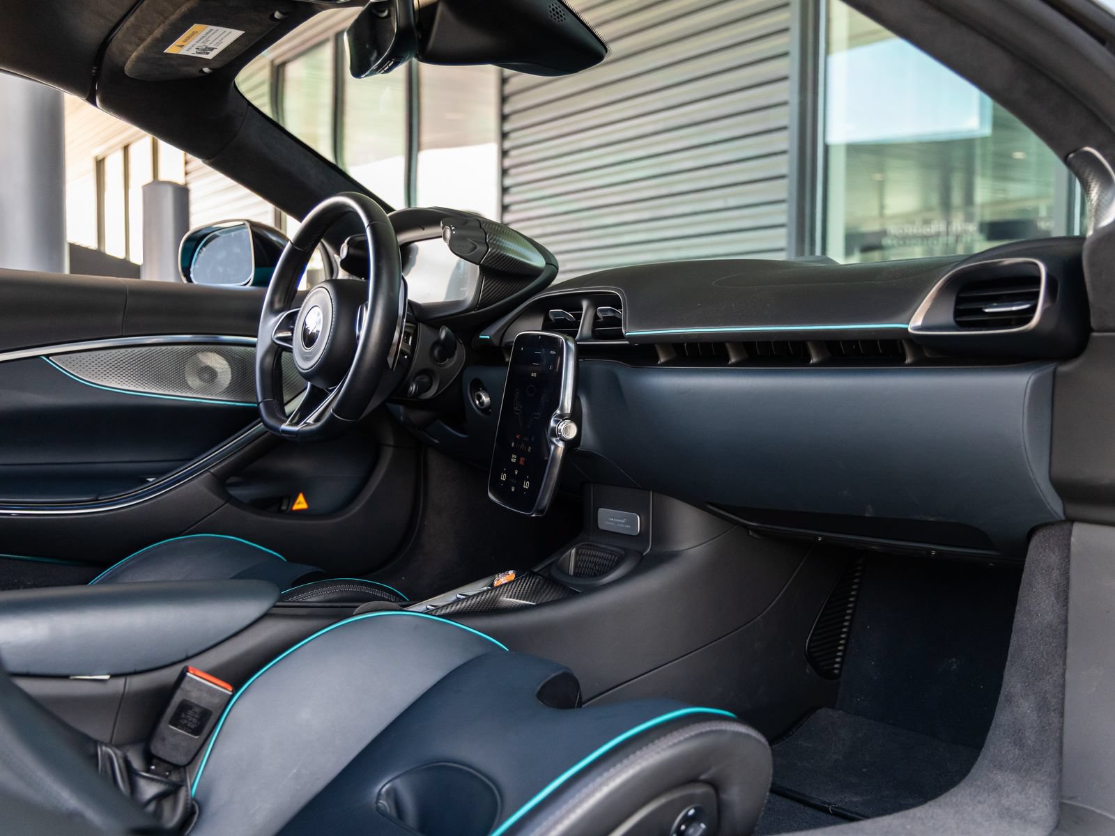 Used 2025 McLaren Artura Spider RWD image 42
