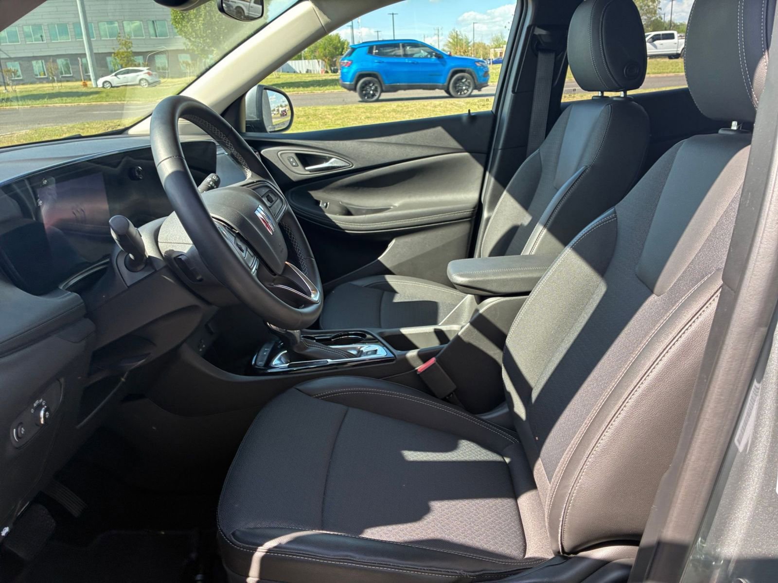 Used 2025 Buick Encore GX Preferred image 25