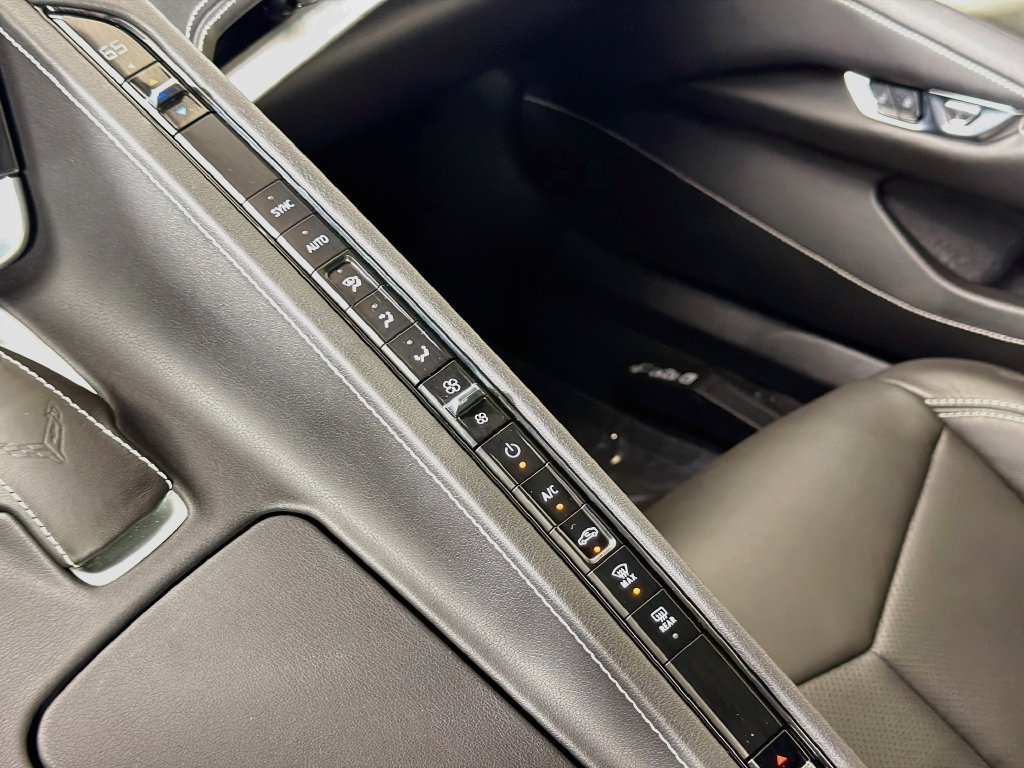 Used 2025 Chevrolet Corvette Z06 RWD image 16