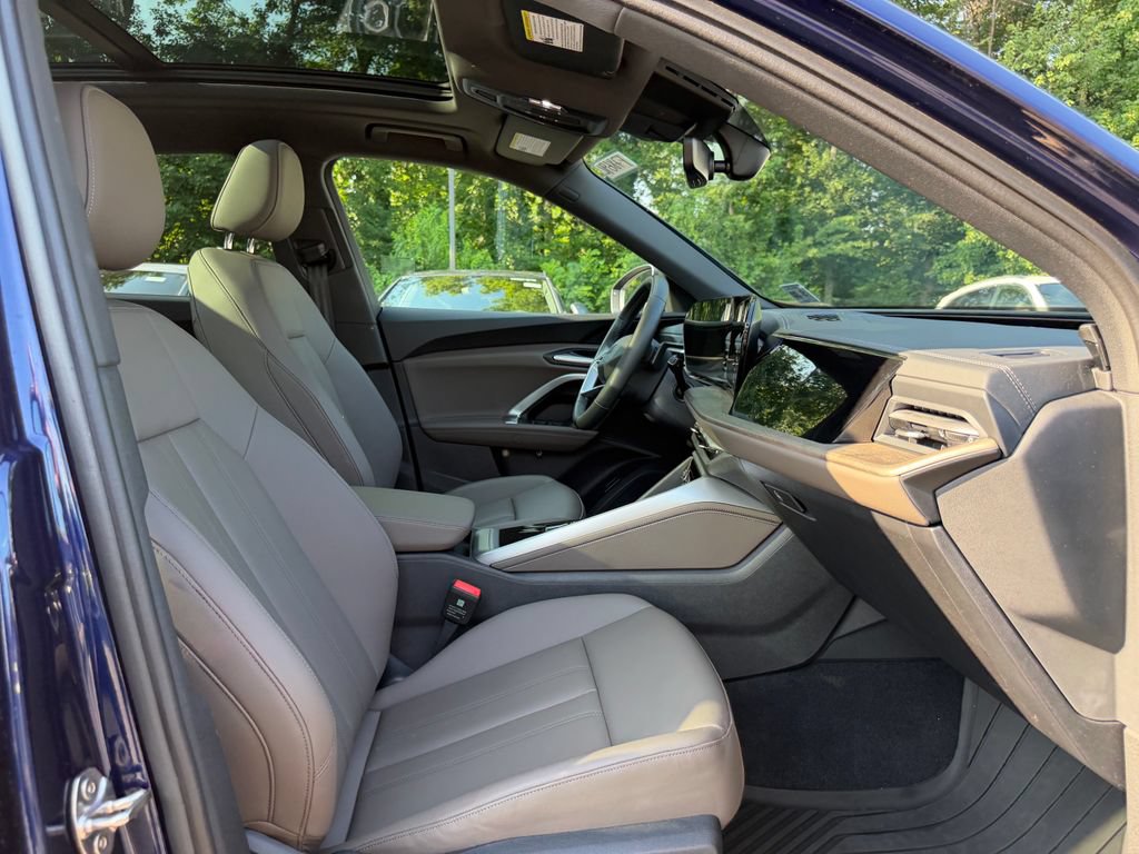Used 2025 Audi Q5 Premium w/ Convenience Package AWD/4WD image 19