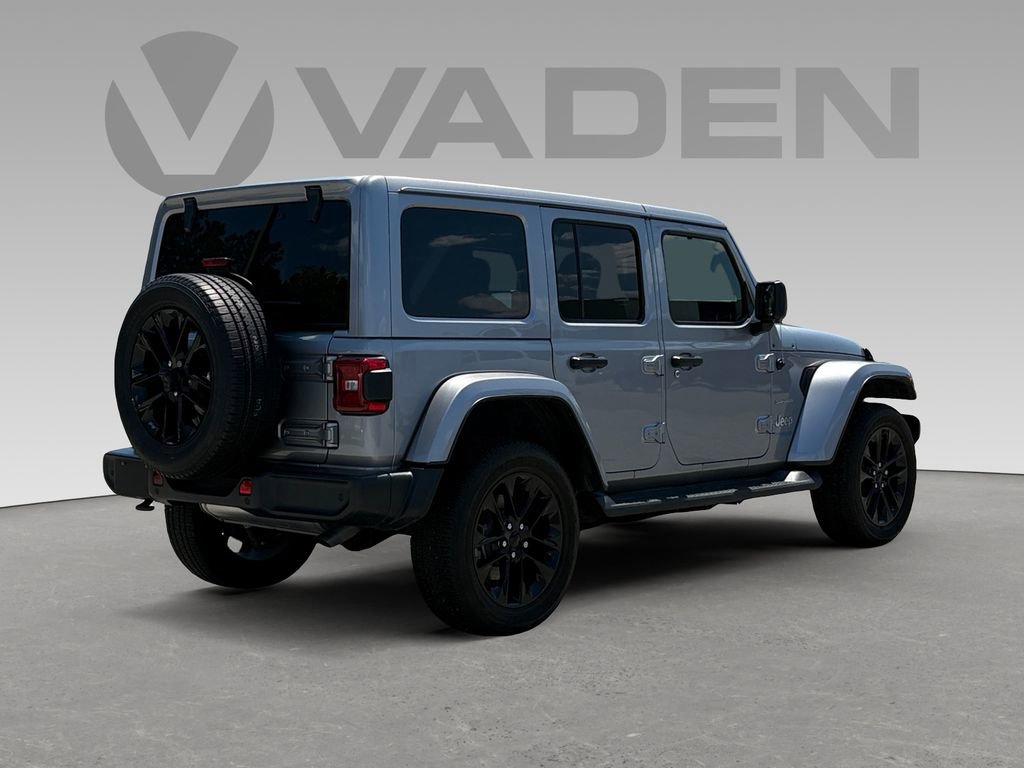 Used 2021 Jeep Wrangler Unlimited Sahara w/ Cold Weather Group AWD/4WD image 18