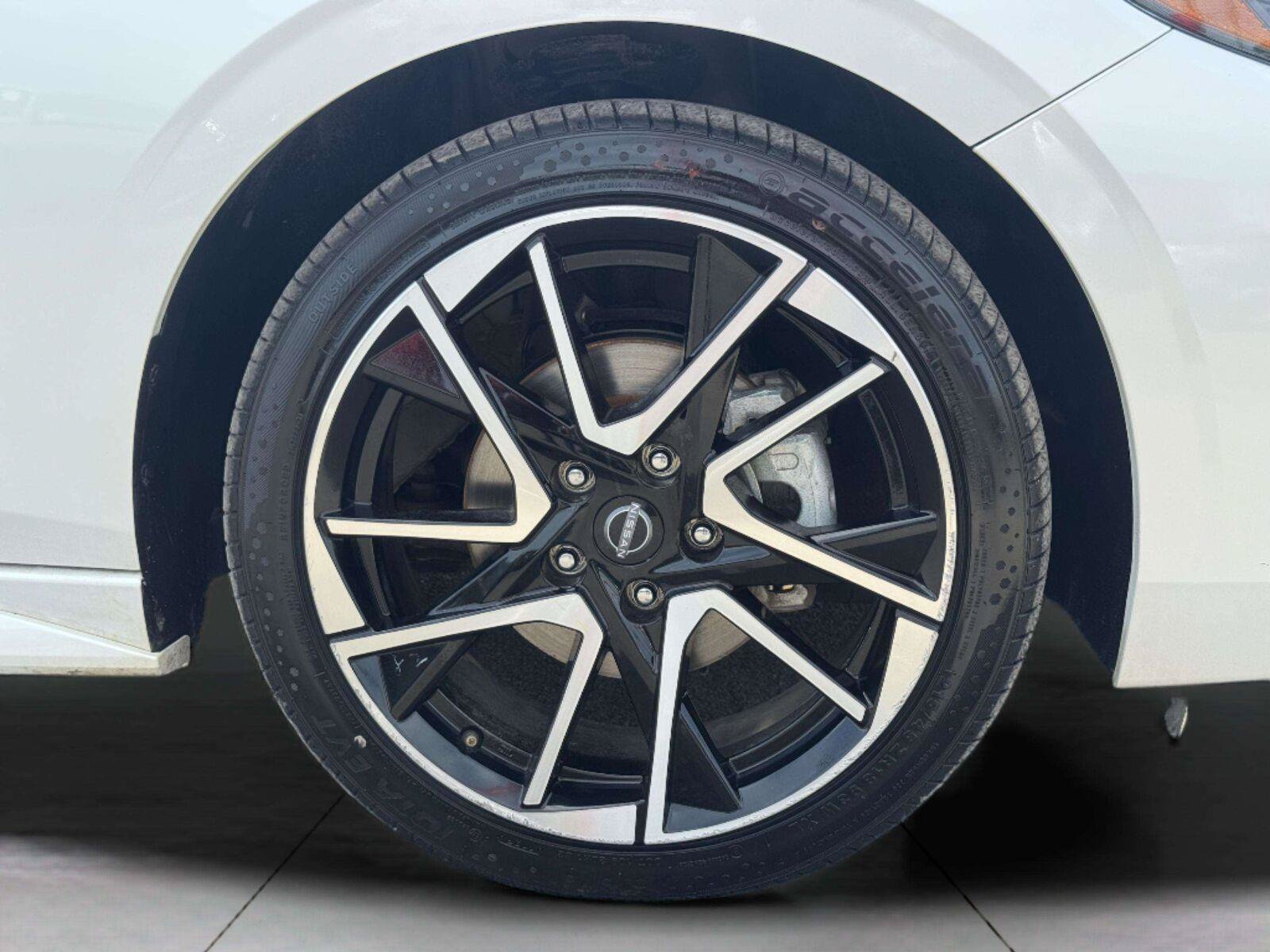 Used 2024 Nissan Sentra SR w/ SR Premium Package FWD image 61
