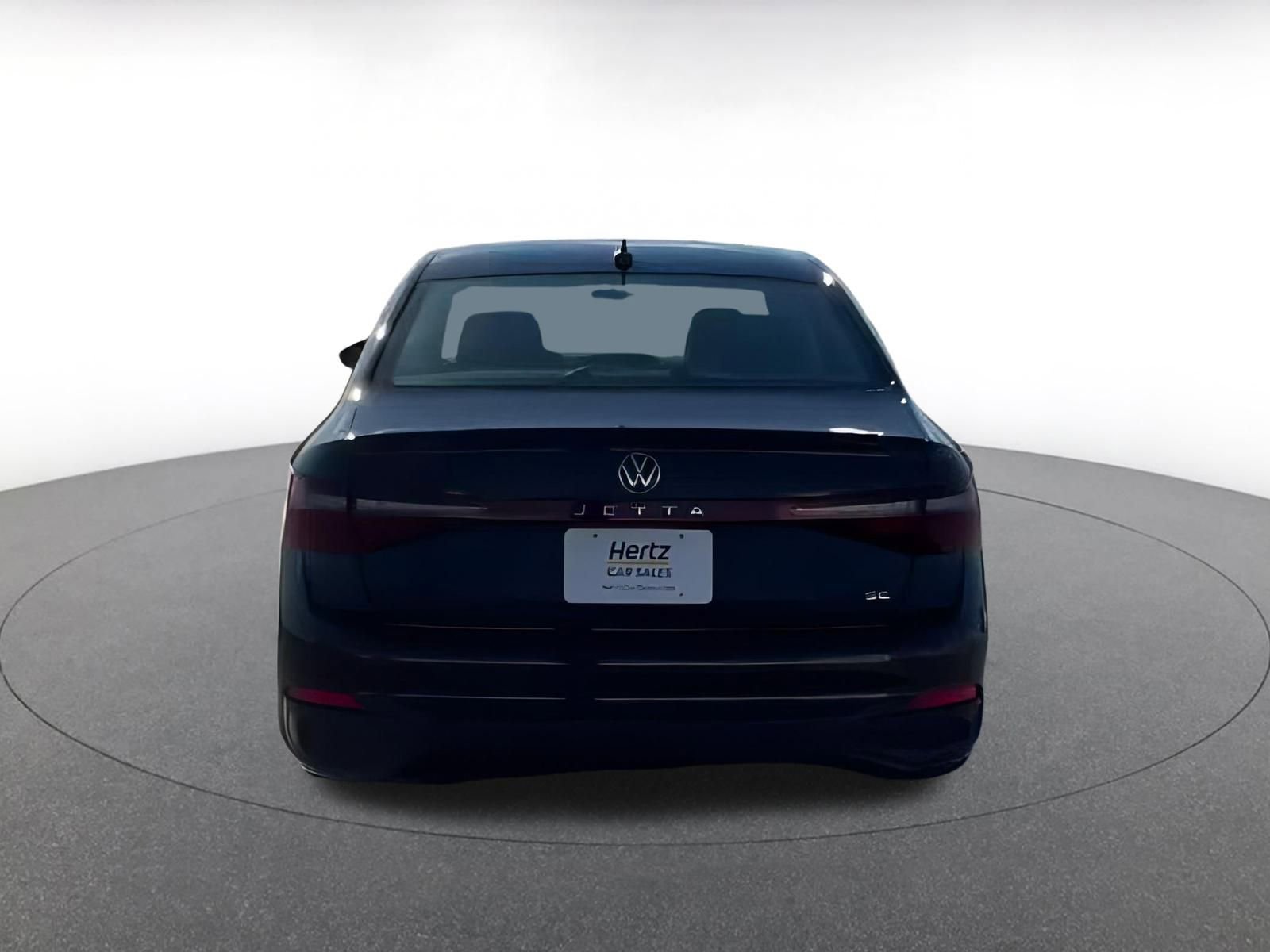 Used 2025 Volkswagen Jetta SE image 11