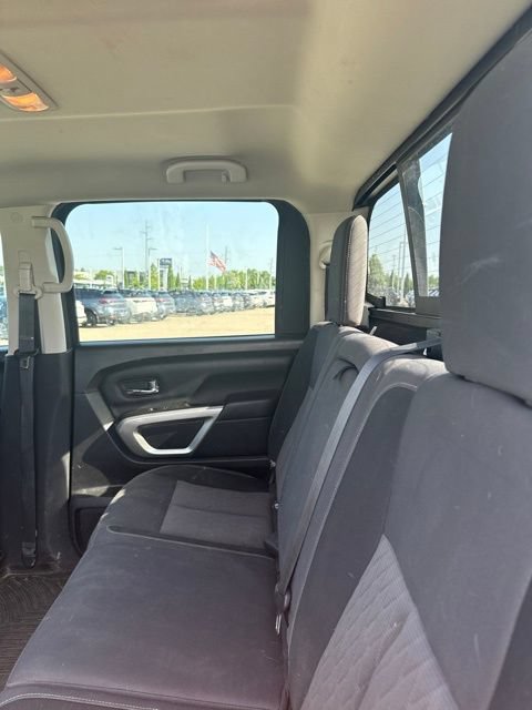 Used 2020 Nissan Titan SV w/ SV Convenience Package RWD image 7