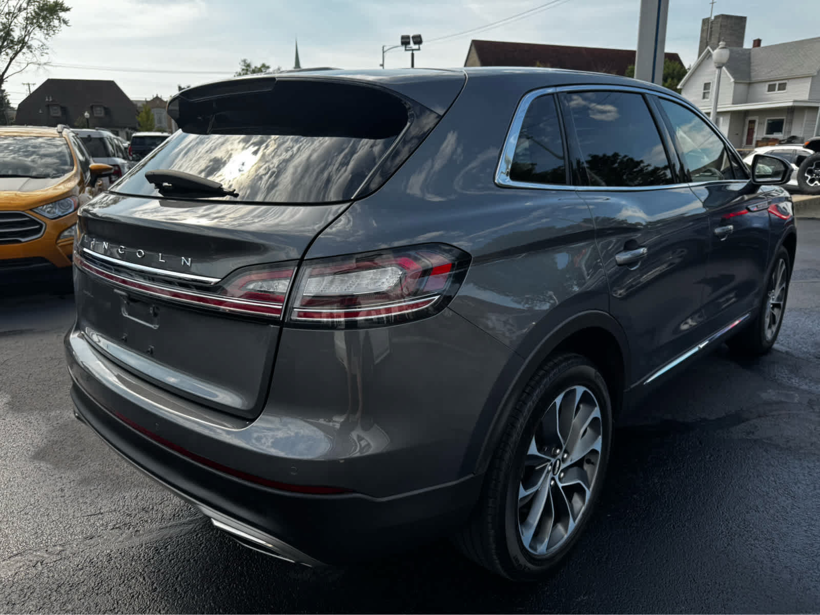 Used 2023 Lincoln Nautilus Reserve AWD/4WD image 12