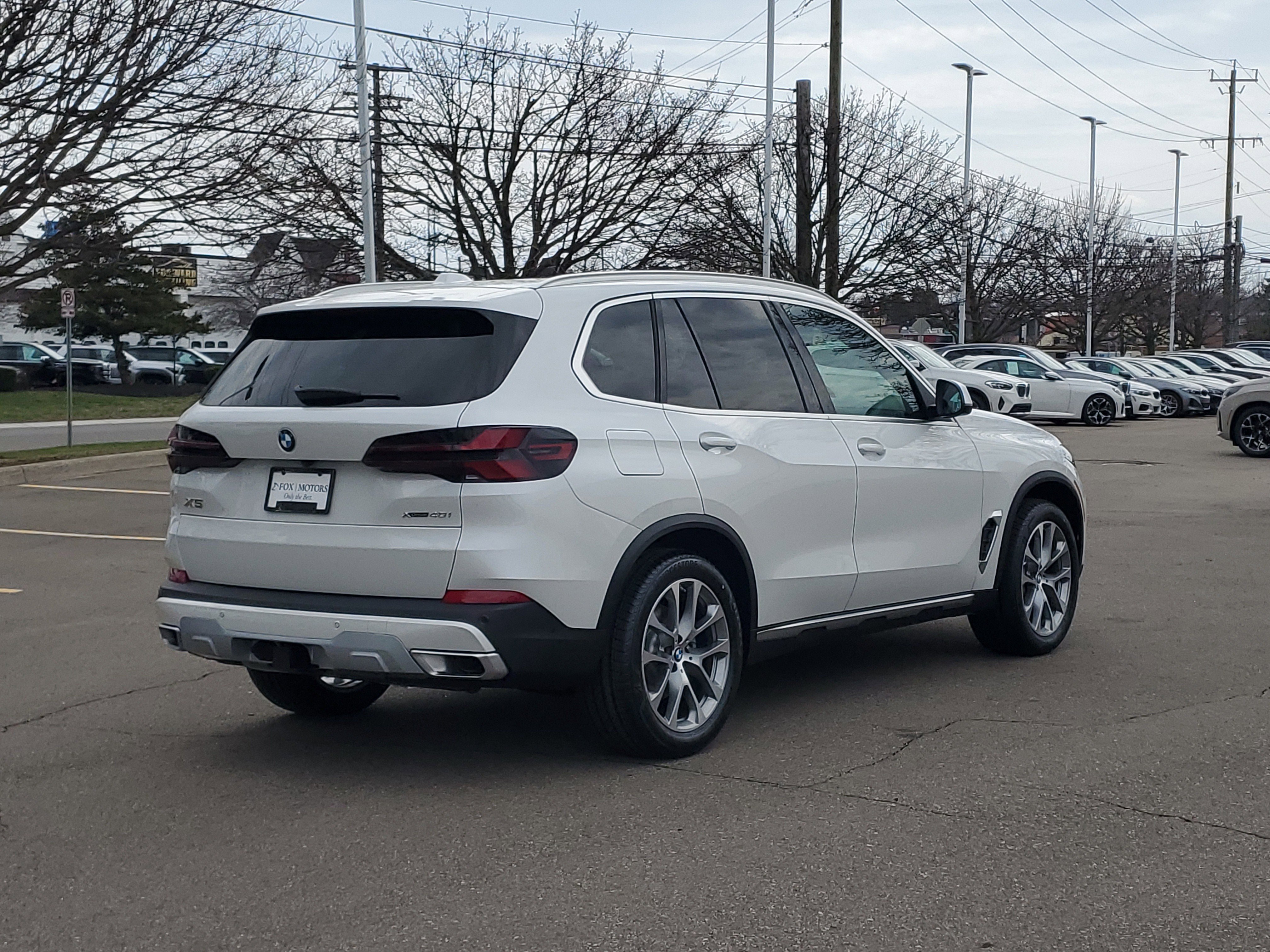 New 2026 BMW X5 xDrive40i w/ Premium Package AWD/4WD image 3