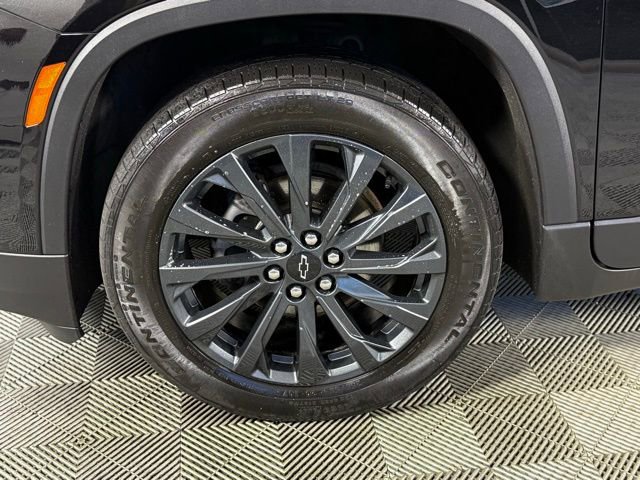 Used 2023 Chevrolet Traverse RS w/ LPO, Floor Liner Package FWD image 12