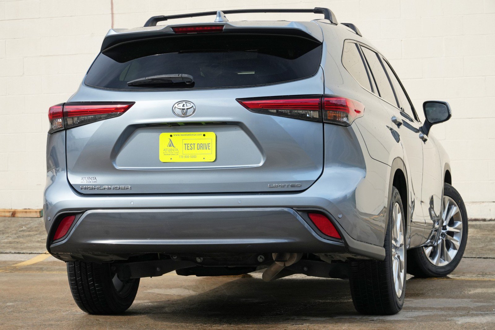 Used 2020 Toyota Highlander Limited FWD image 4