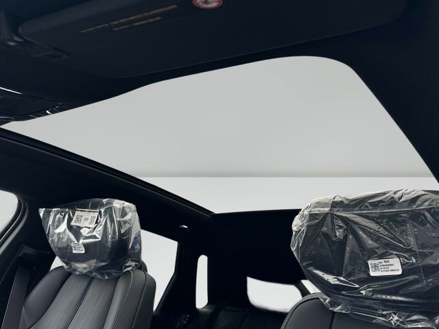 New 2026 Cadillac Lyriq Luxury w/ LPO, Floor Liner Package AWD/4WD image 9