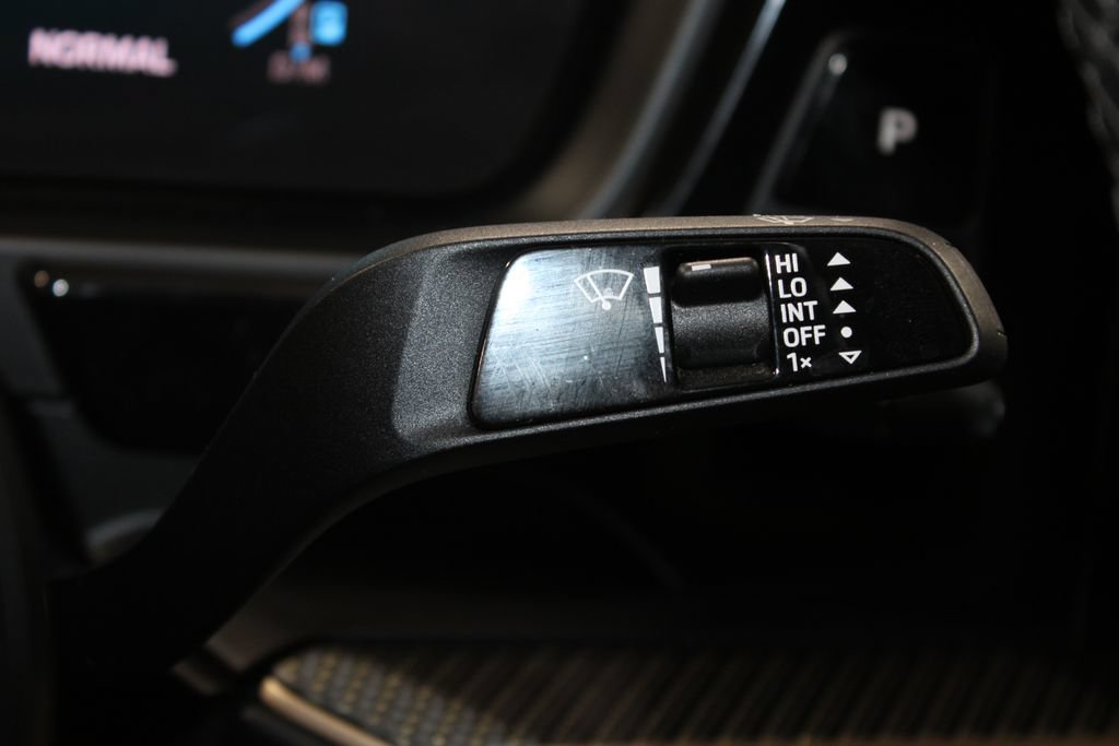 Used 2024 Porsche Cayenne Coupe AWD/4WD image 40