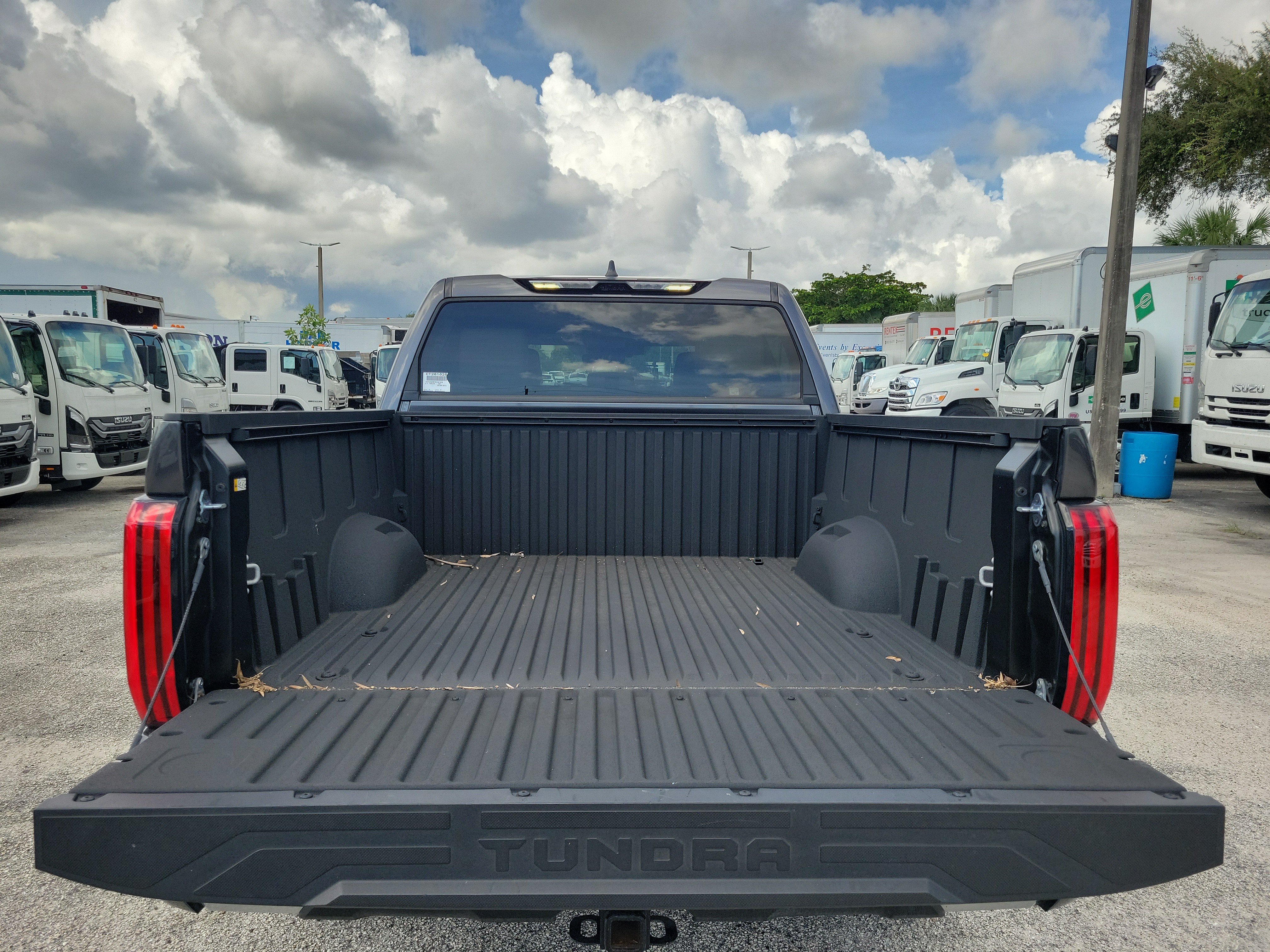Used 2025 Toyota Tundra Limited AWD/4WD image 13