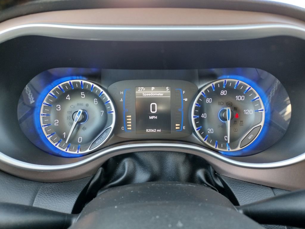 Used 2024 Chrysler Voyager LX image 7