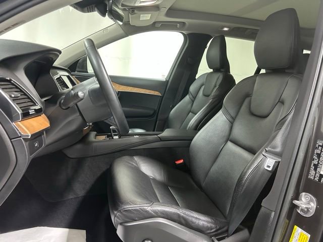 Used 2023 Volvo XC90 B6 Plus image 11