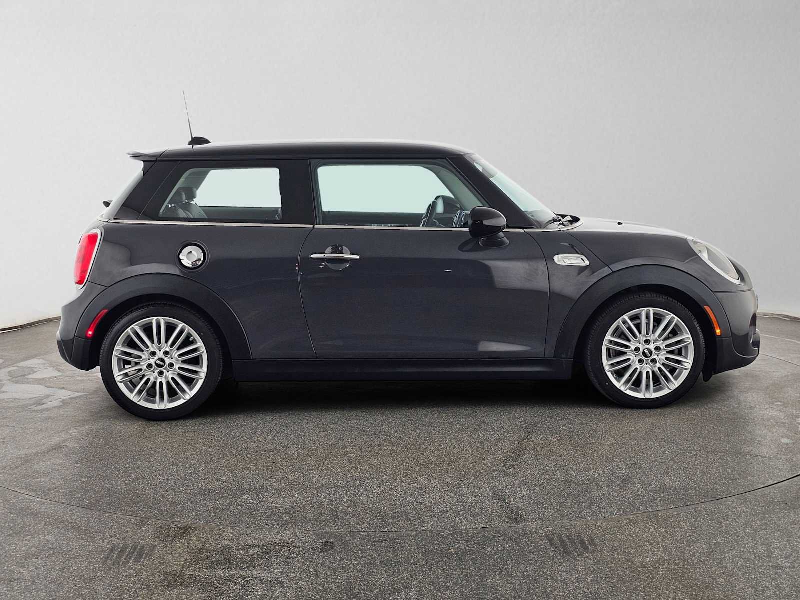 Used 2014 MINI Cooper S FWD image 2