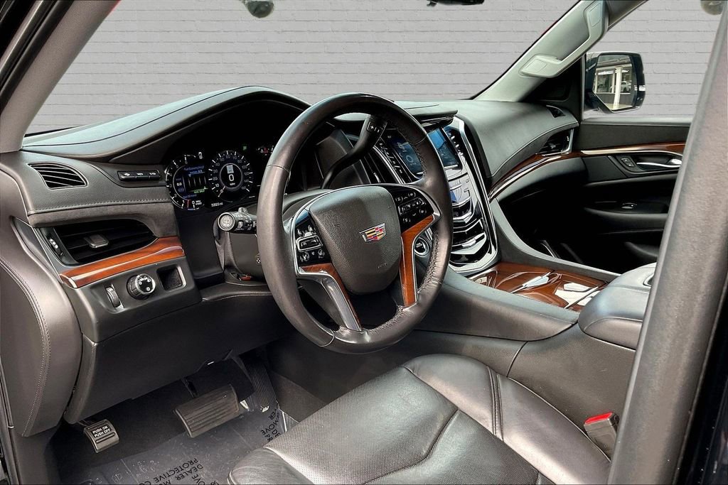 Used 2019 Cadillac Escalade Luxury RWD image 17