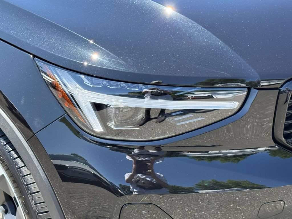 Certified 2026 Volvo XC40 B5 Plus w/ Protection Package Premier AWD/4WD image 10