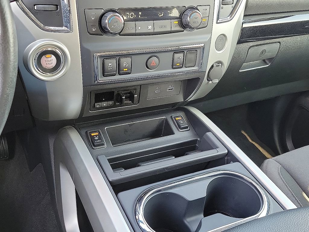 Used 2024 Nissan Titan SV w/ SV Convenience Package image 17
