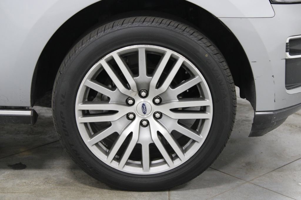 Used 2023 Ford Expedition Limited image 12