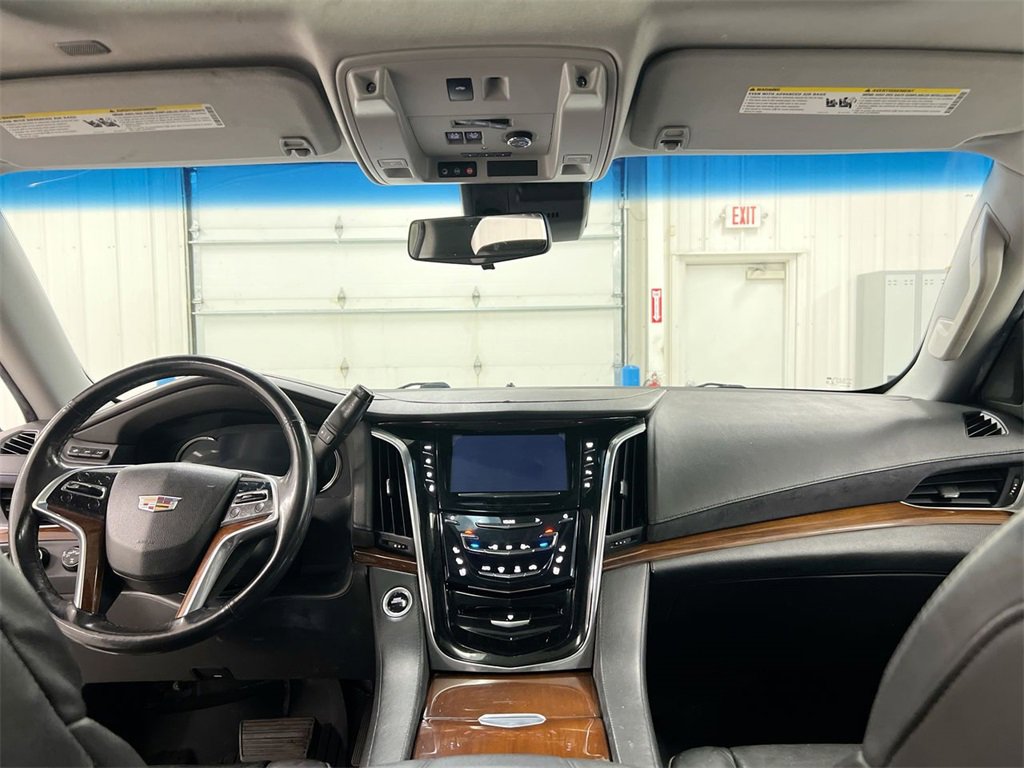 Used 2019 Cadillac Escalade ESV Premium Luxury image 10