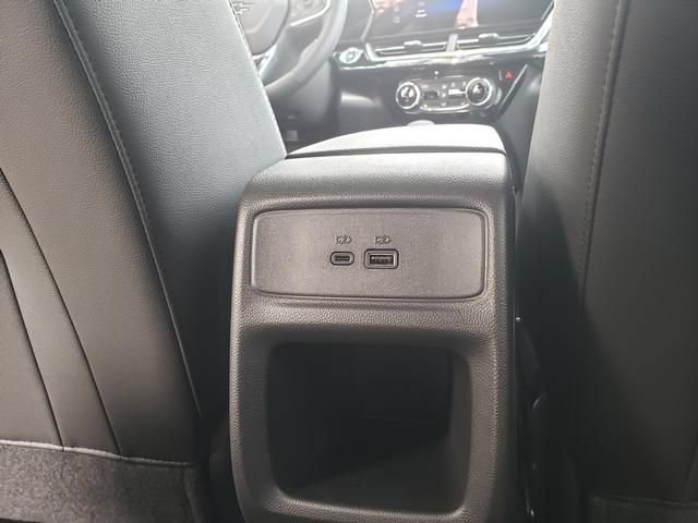 Used 2025 Chevrolet Trax ACTIV FWD image 13