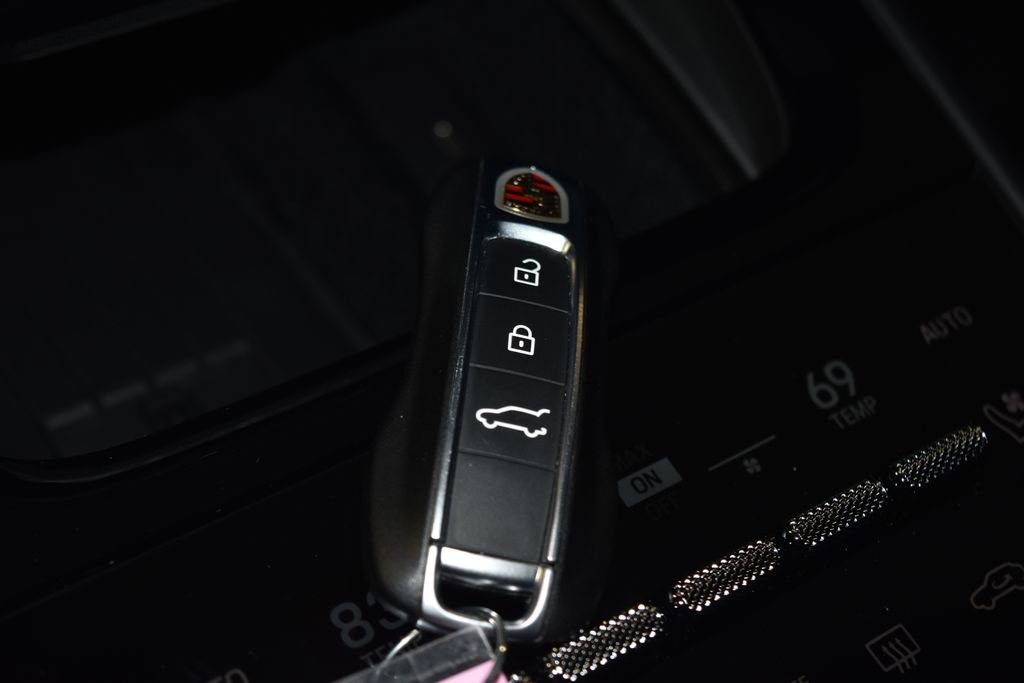 Certified 2024 Porsche Cayenne Turbo GT image 21