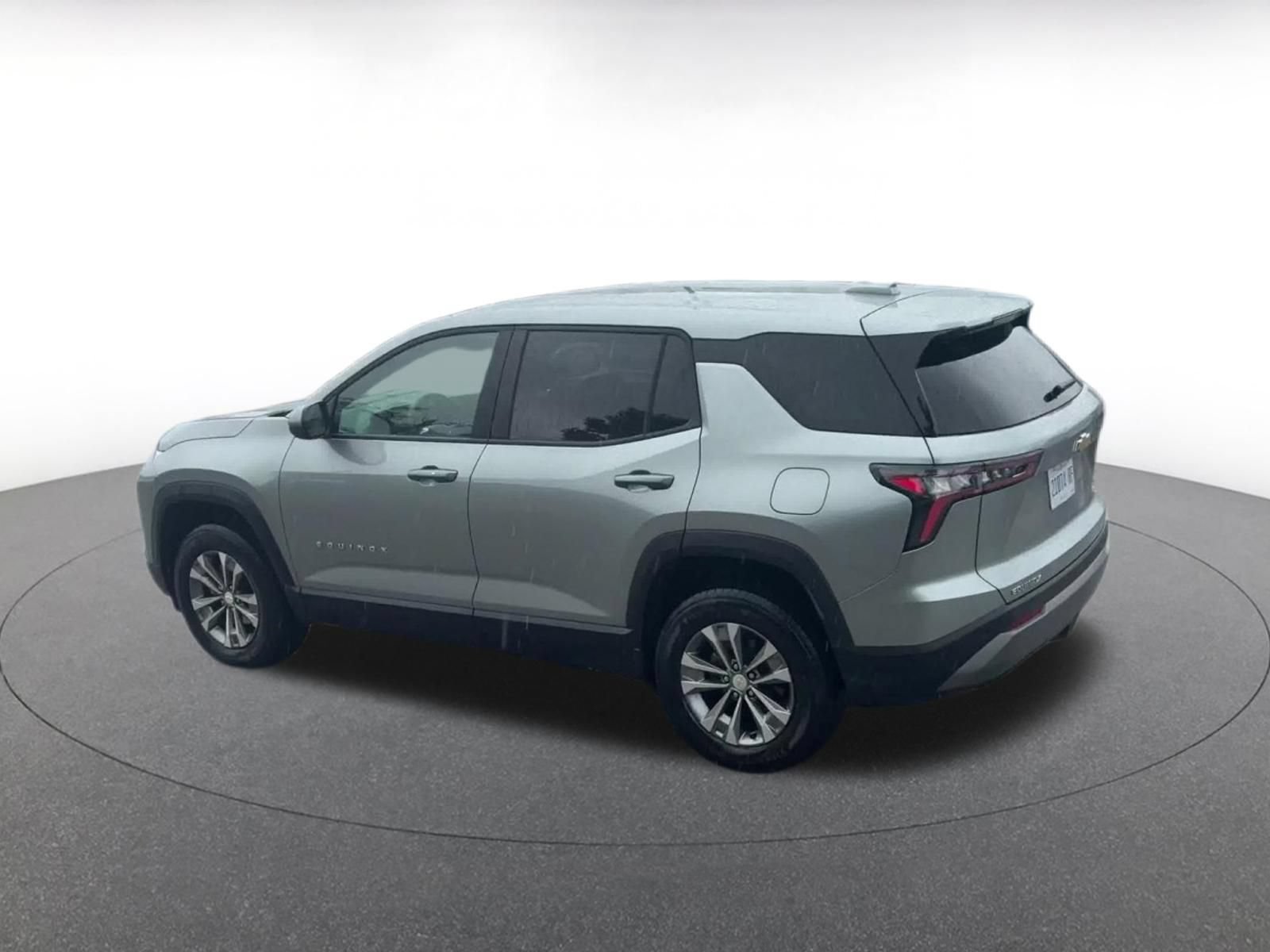 Used 2025 Chevrolet Equinox LT FWD image 10