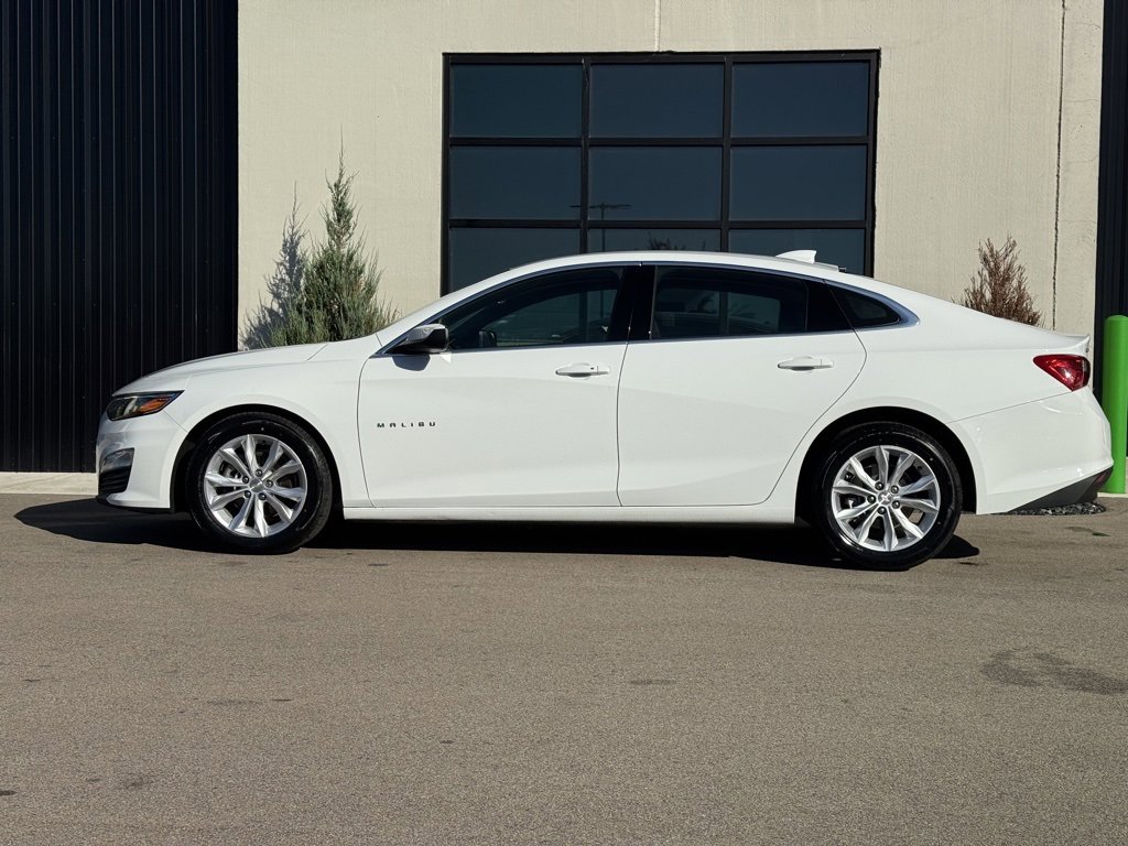 Used 2024 Chevrolet Malibu LT image 2