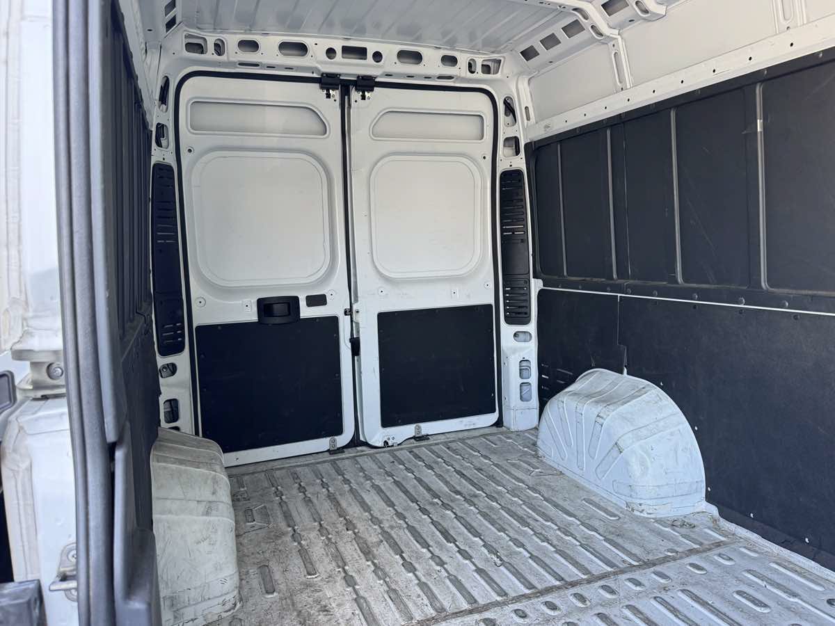Used 2024 RAM ProMaster 2500 w/ Convenience Group FWD image 14