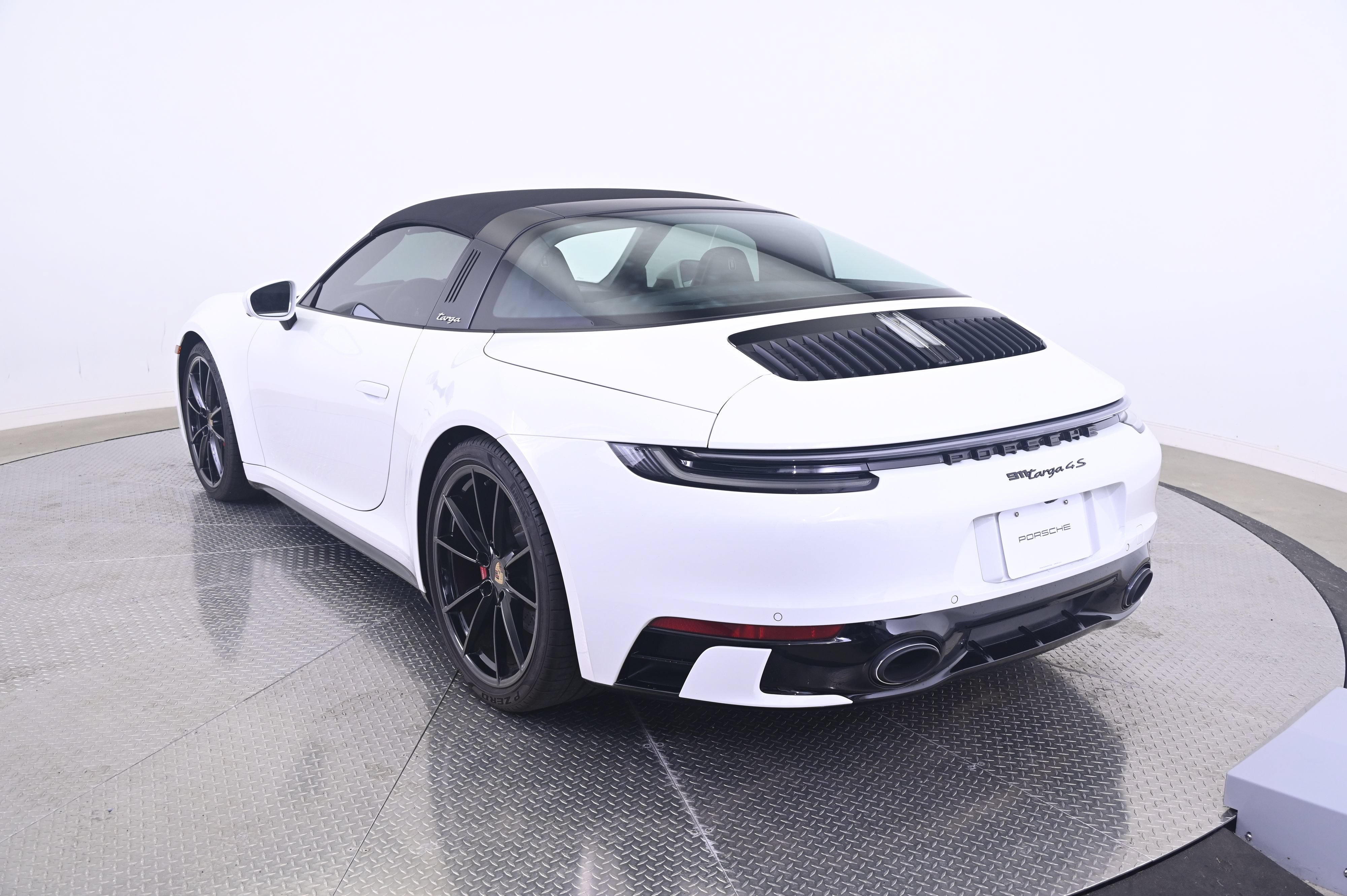 Certified 2024 Porsche 911 Targa 4S AWD/4WD image 13