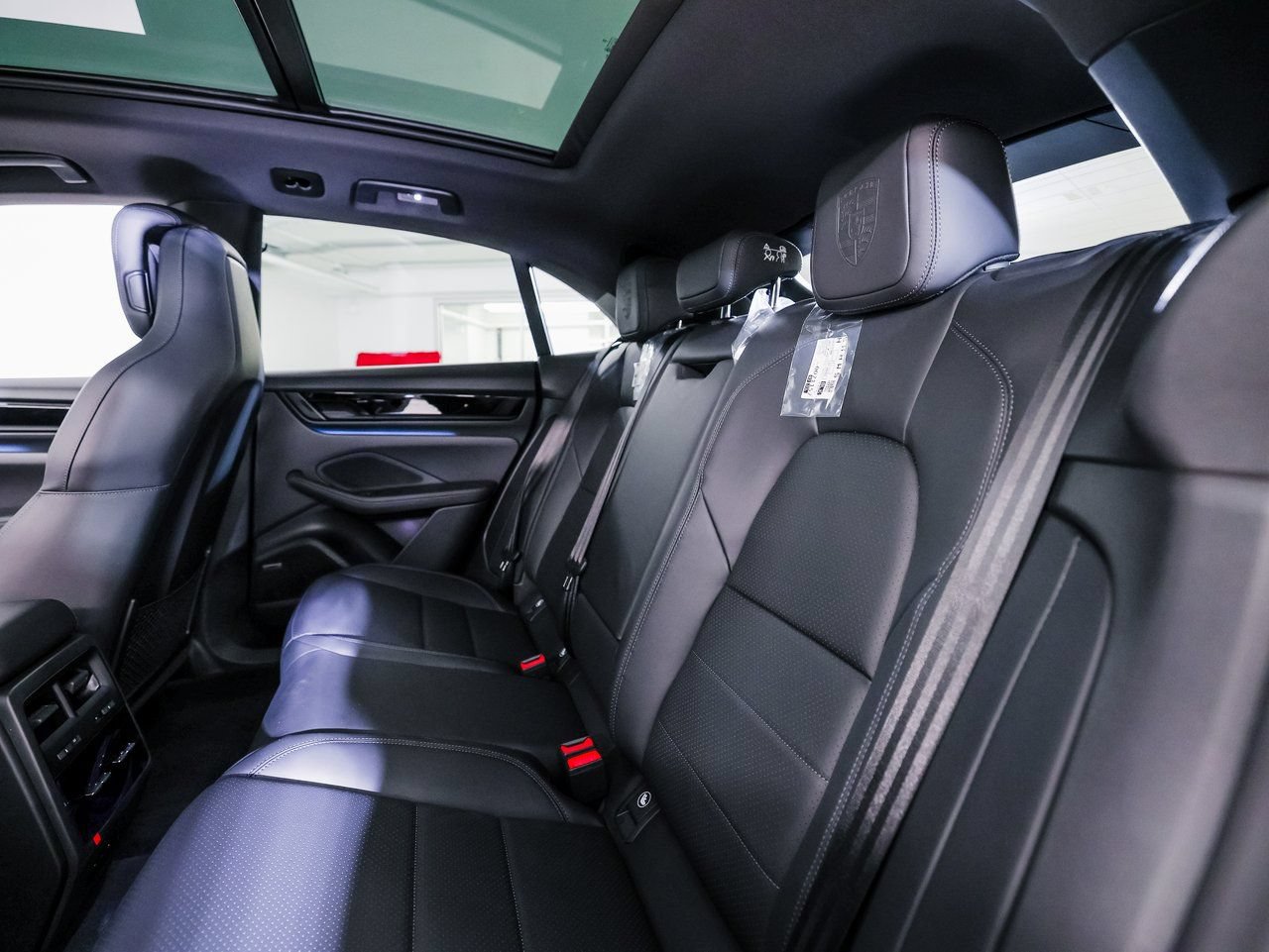 New 2026 Porsche Macan Electric RWD image 26