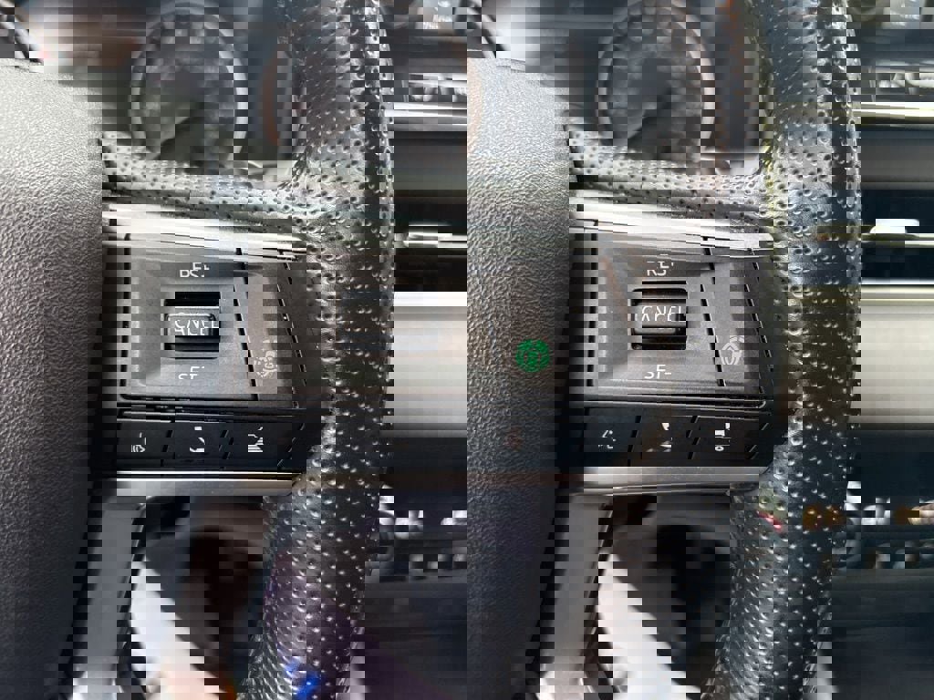 Used 2024 Mitsubishi Outlander SE image 22