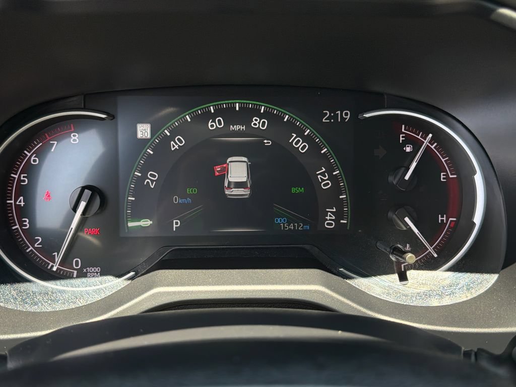 Used 2025 Toyota RAV4 XLE AWD/4WD image 25