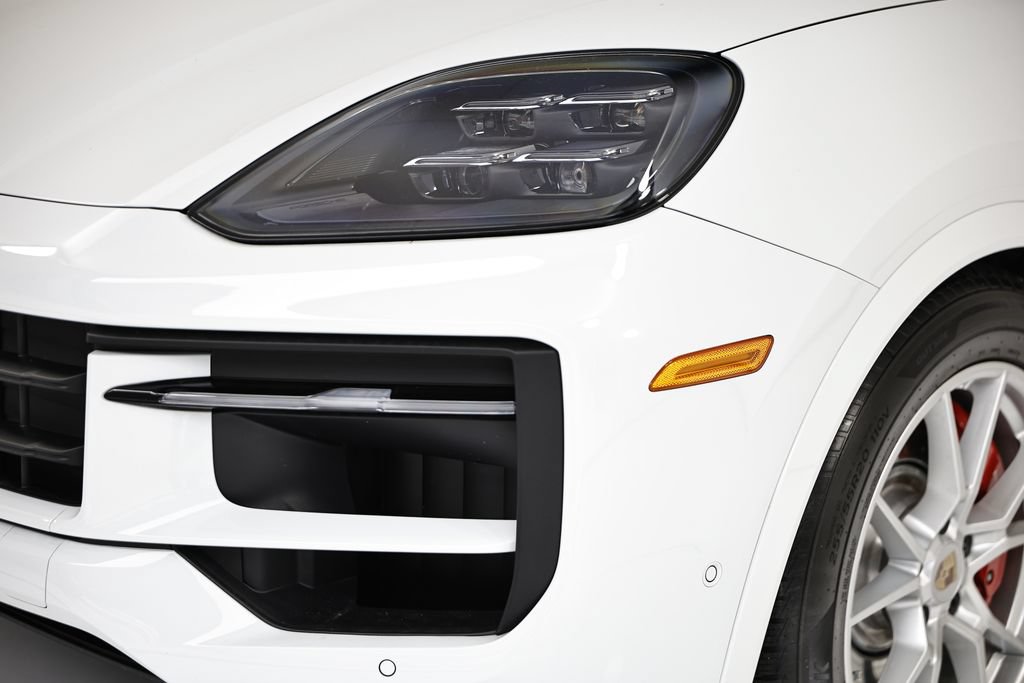 Certified 2025 Porsche Cayenne S AWD/4WD image 11