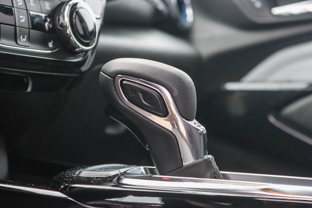 Used 2025 Chevrolet Trax LT w/ LT Convenience Package image 21