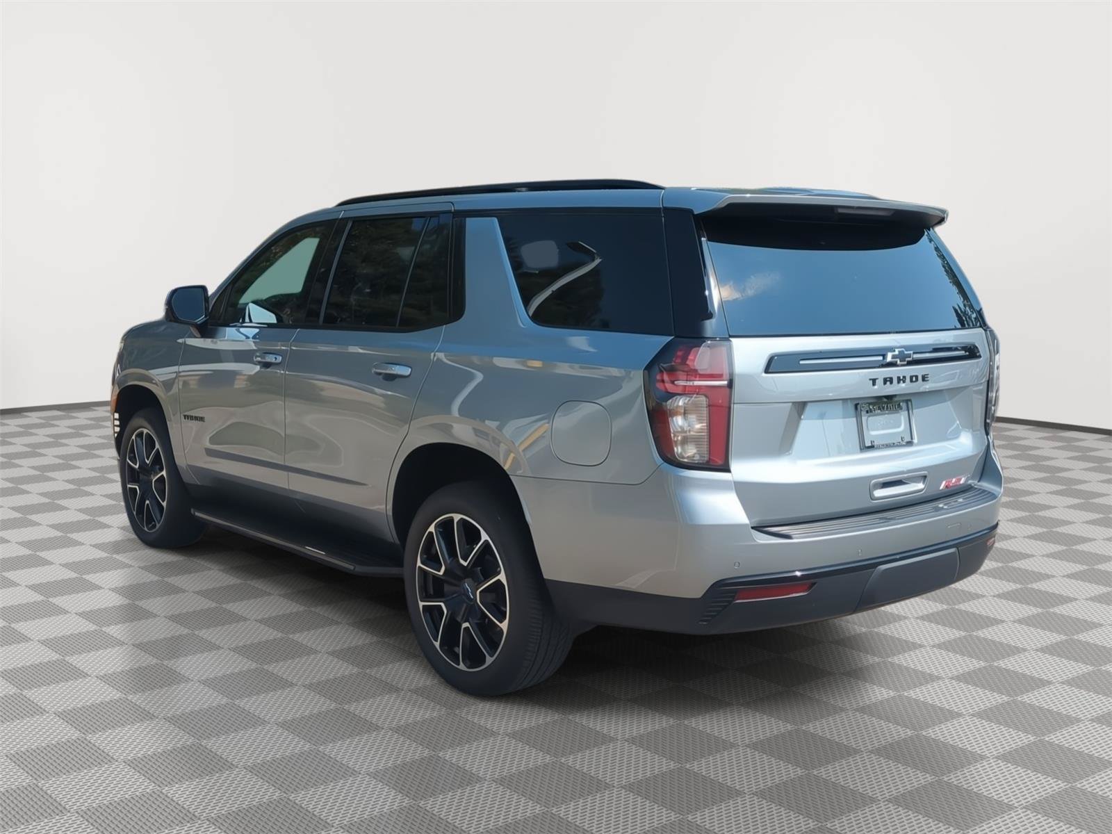 Used 2024 Chevrolet Tahoe RST w/ Luxury Package AWD/4WD image 3