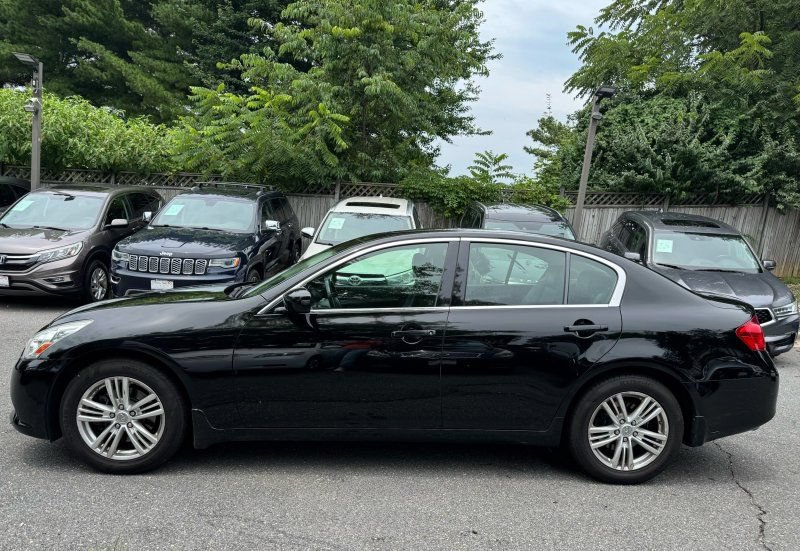 Used 2011 INFINITI G37 x Sedan w/ Premium Pkg AWD/4WD image 4