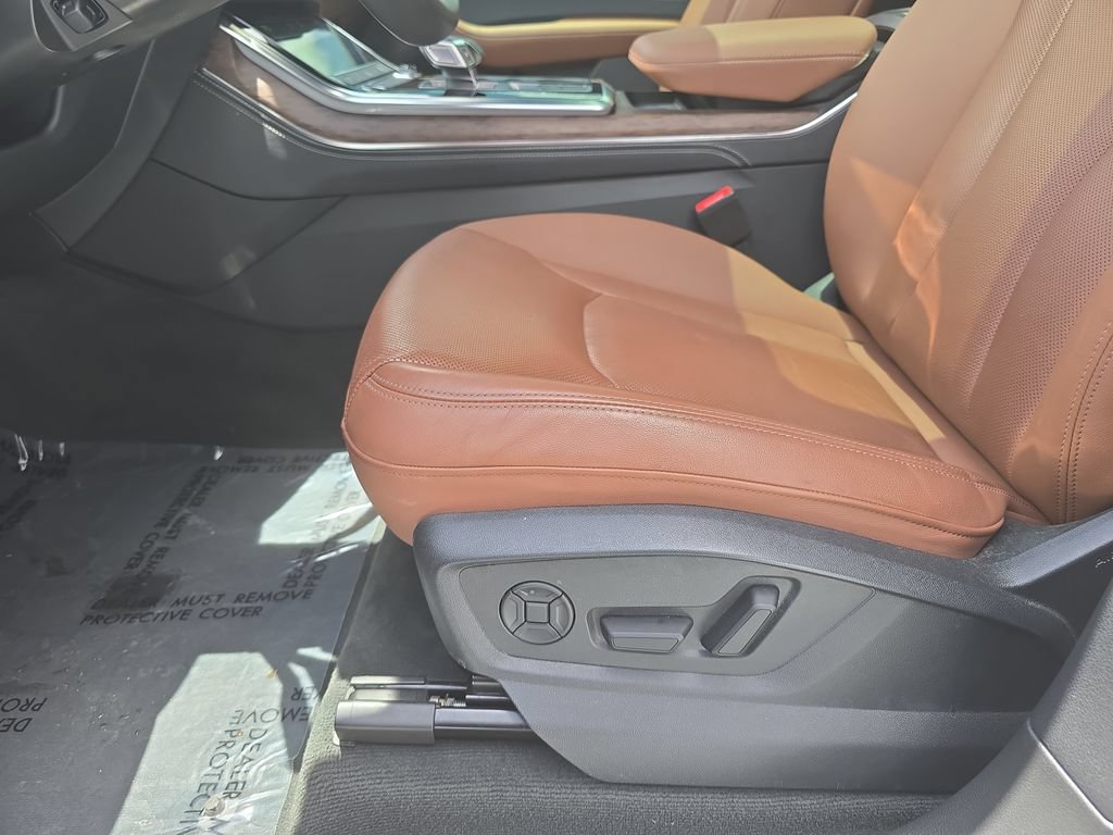 Used 2024 Audi Q8 Premium Plus w/ Premium Plus Package AWD/4WD image 26