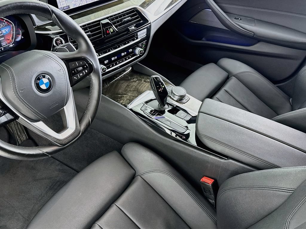 Used 2020 BMW 530i w/ Convenience Package RWD image 19
