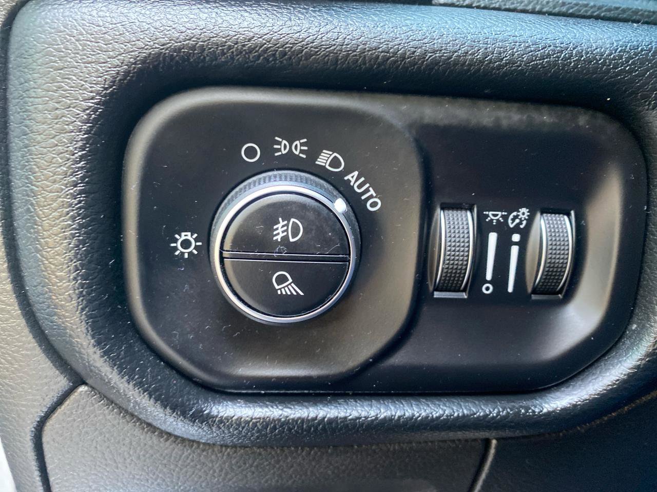 Used 2021 RAM 1500 Laramie w/ Sport Appearance Package AWD/4WD image 21