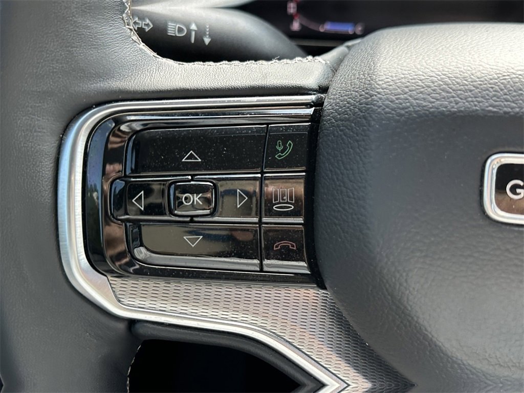 New 2023 Jeep Grand Wagoneer 4WD w/ Flexible Seating Group image 38