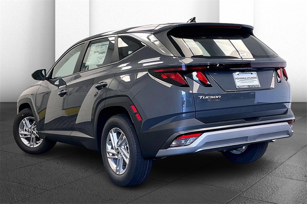 New 2025 Hyundai Tucson SE image 3