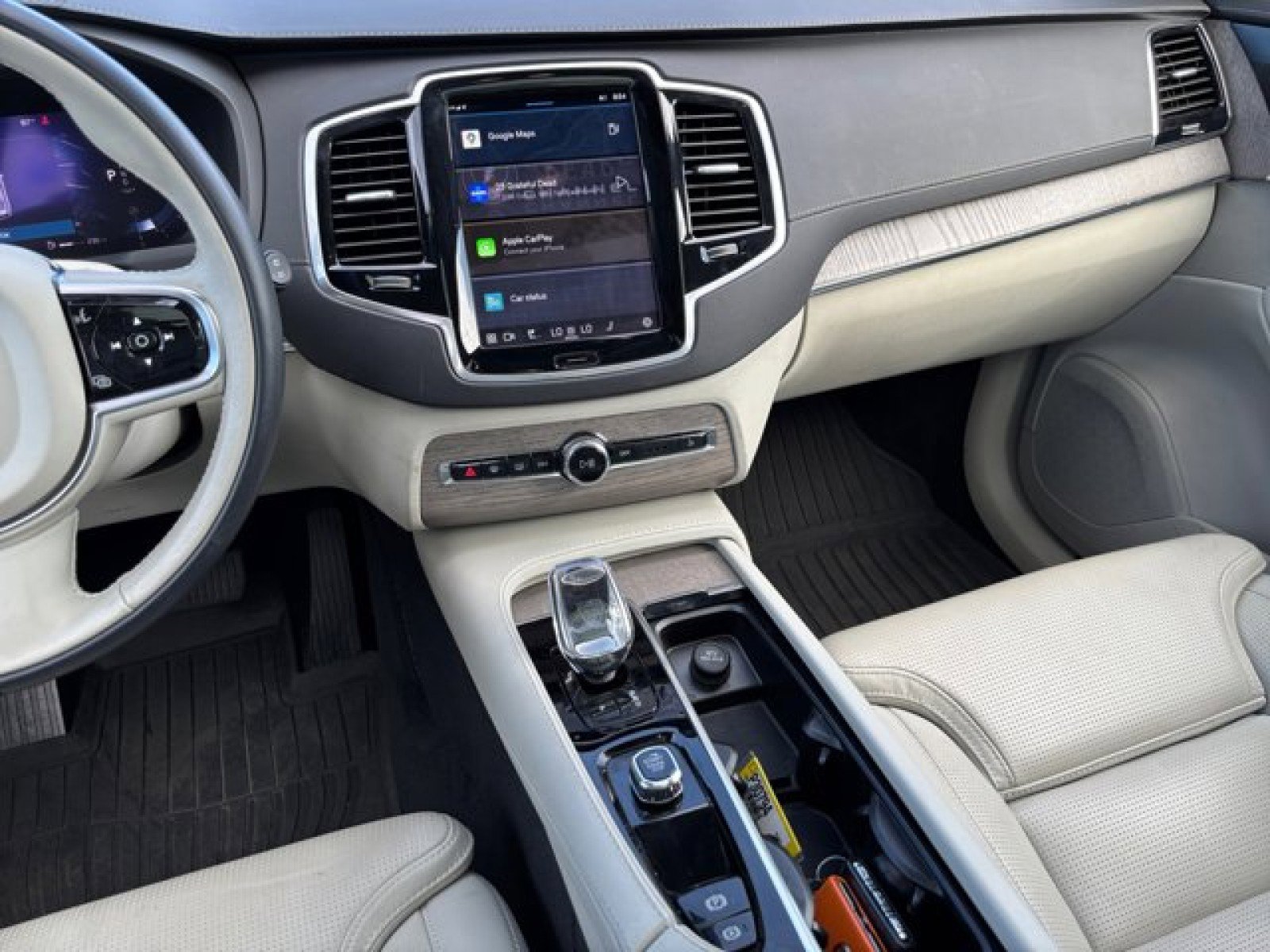 Used 2023 Volvo XC90 B6 Ultimate w/ Protection Package image 14