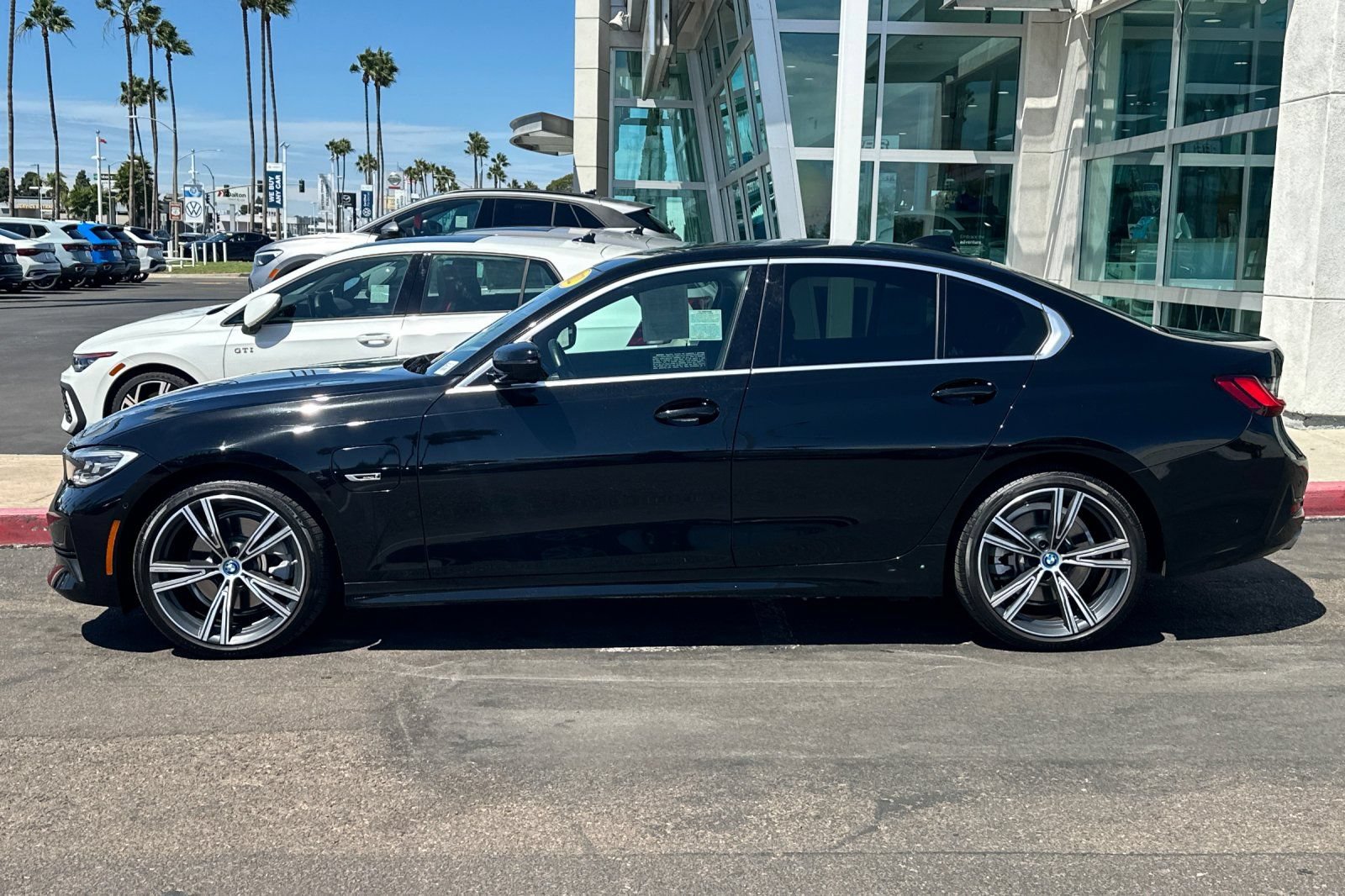 Used 2022 BMW 330e w/ Convenience Package RWD image 7