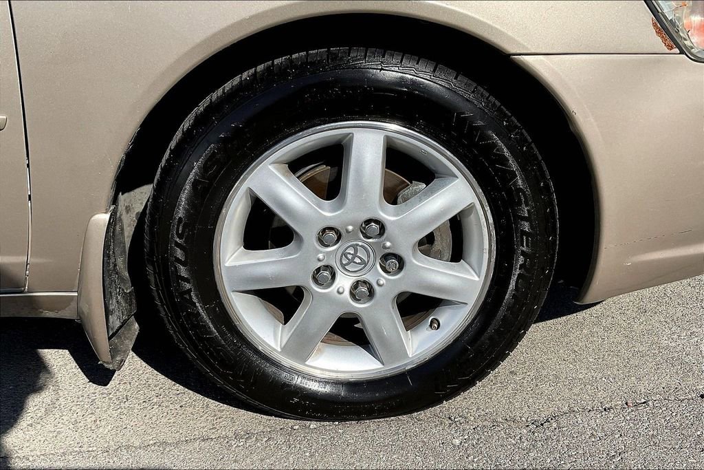 Used 2000 Toyota Avalon XL image 9