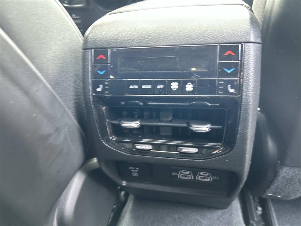 Used 2023 Jeep Grand Cherokee Summit w/ High Altitude Package image 18