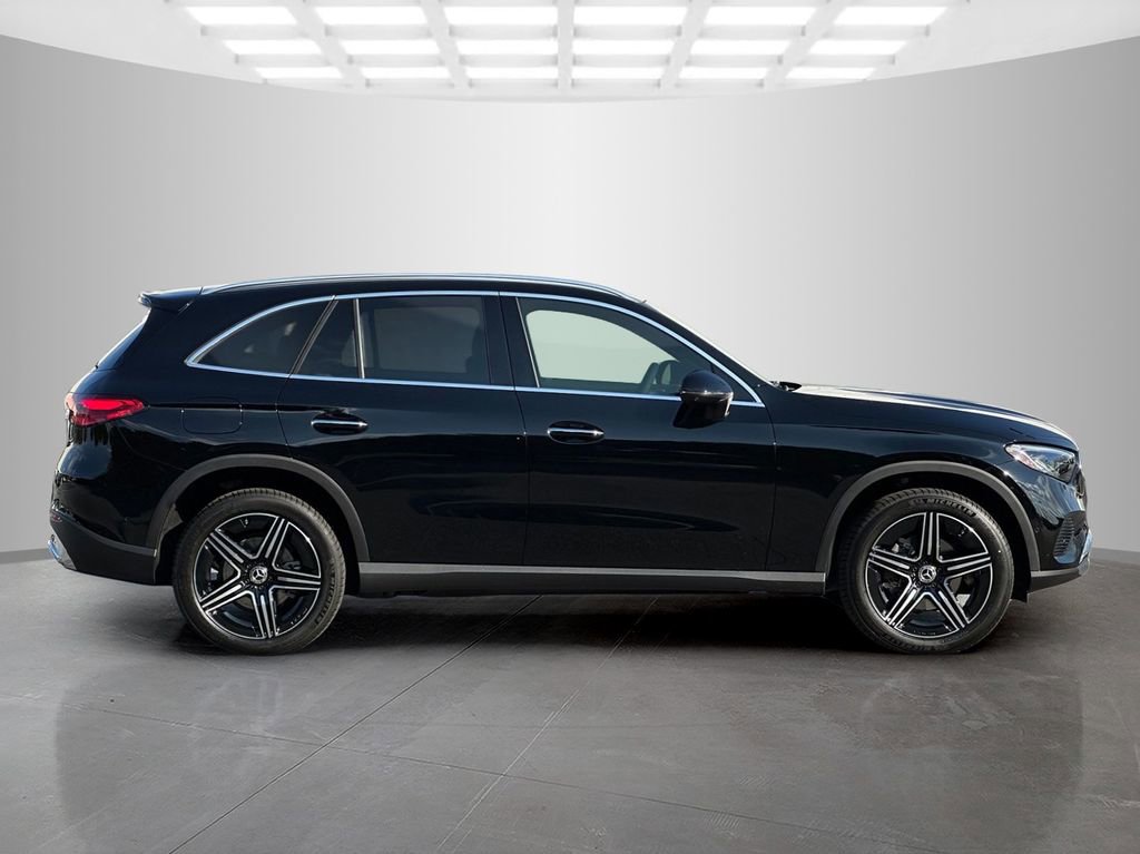 Used 2026 Mercedes-Benz GLC 300 image 7