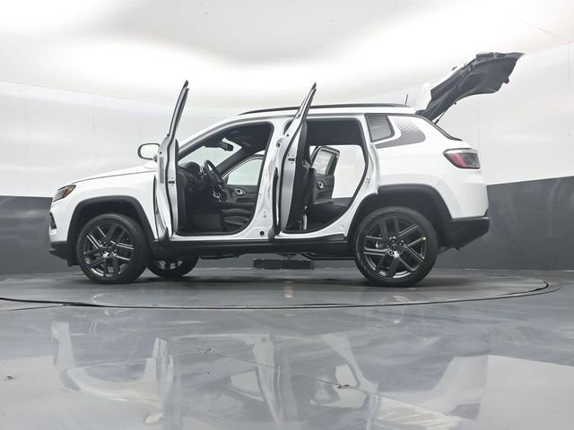 New 2026 Jeep Compass Latitude image 53