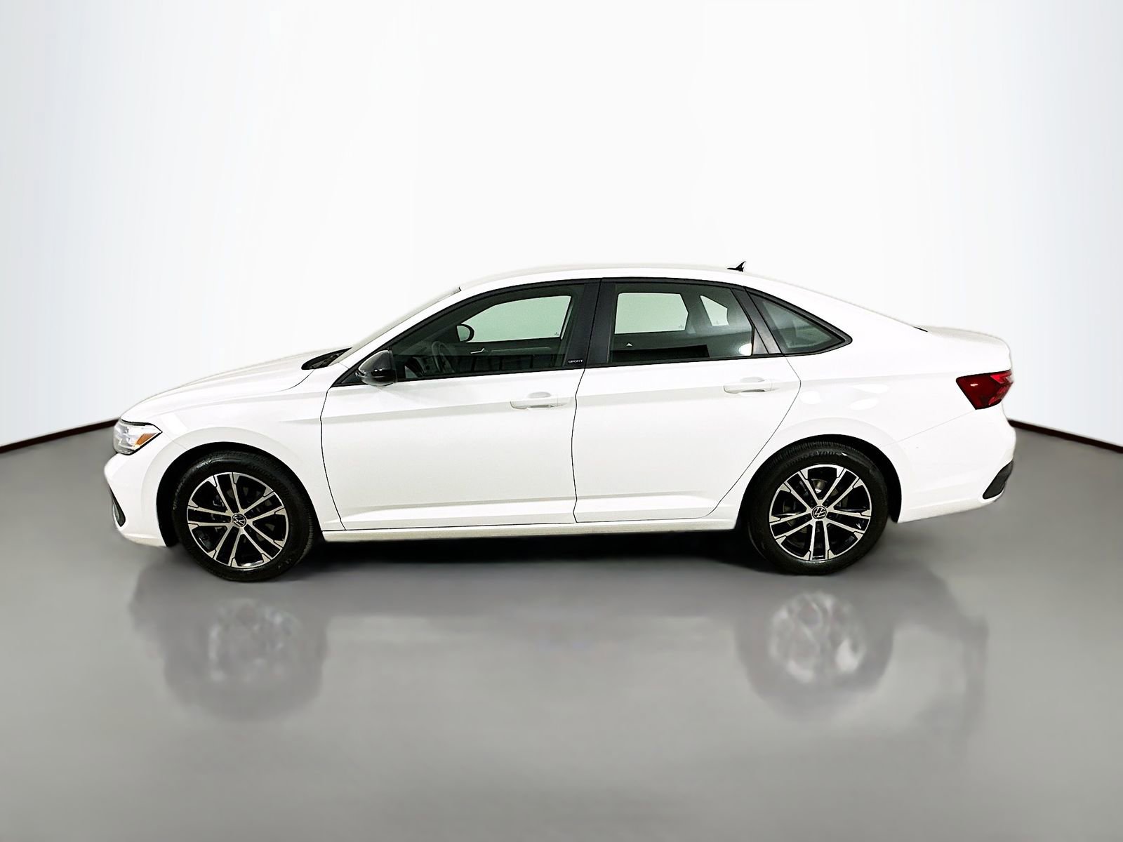 Used 2024 Volkswagen Jetta Sport FWD image 8